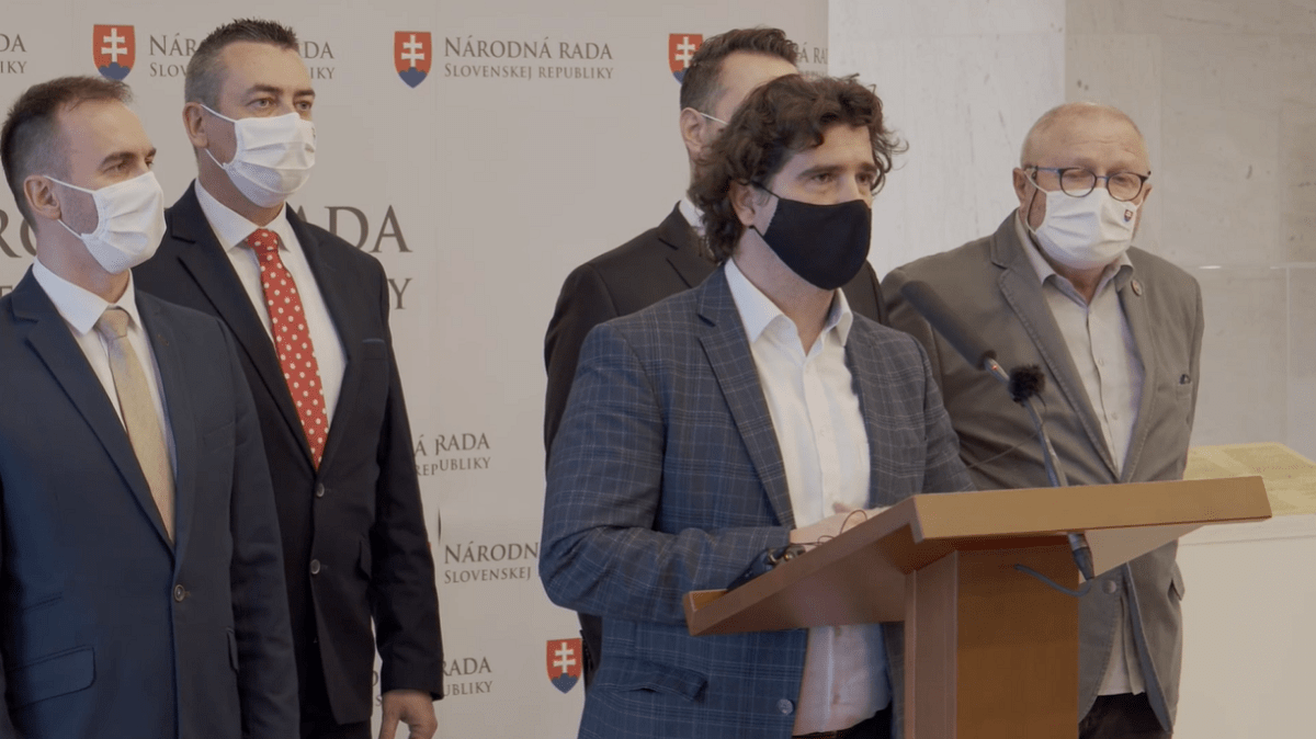Poslanci odklepli zmeny pri vodovodoch. Na rade je infozákon